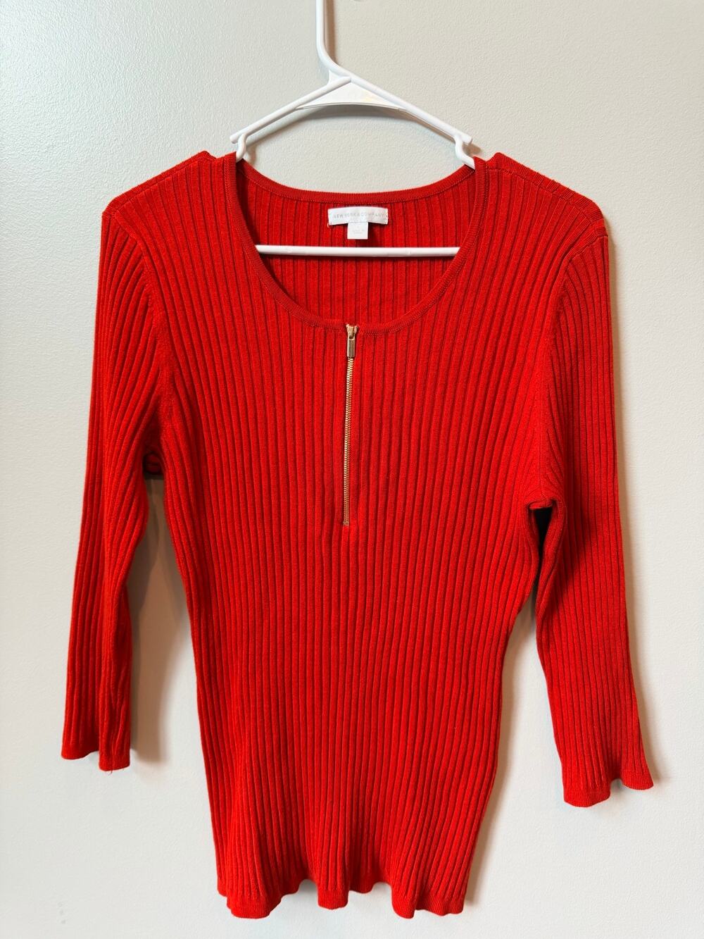 NY&Co Large Vibrant Red Scoop Neck Partial Zip Ribbed Top Knit Pullover